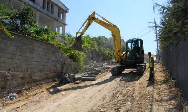 Rikonstruksioni i rruges Mihal Grameno: Gati shpronesimet per projektin